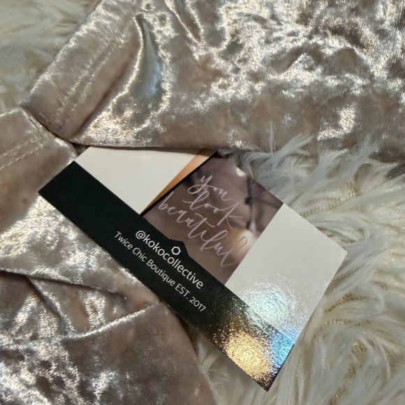 NEW•2X•Creme De La Creme Crushed Velvet Off Shoulder Dress - Picture 6 of 10